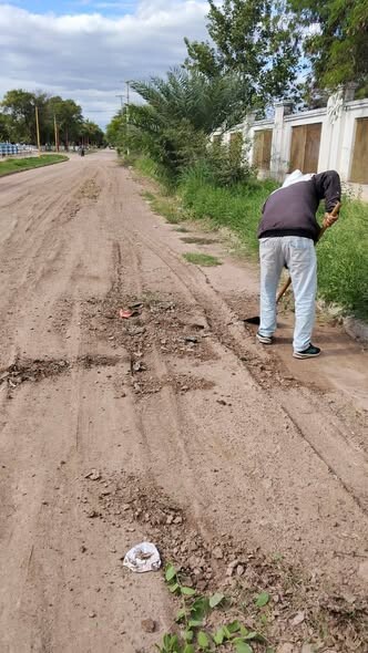 MEJORAMIENTO BARRIAL RAMÓN CARRILLO TRABAJOS DE LIMPIEZA EN EL SECTOR
