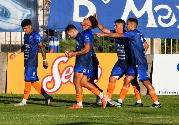 Se durmió Sarmiento, y se lo empataron