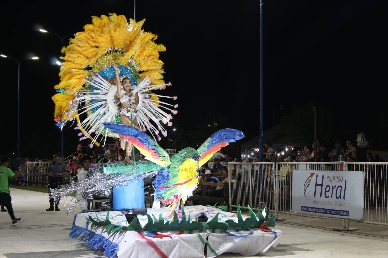 AUTORIDADES MUNICIPALES PARTICIPARON DE LA ÚLTIMA NOCHE DEL CARNAVAL DEL IBERÁ 2026
