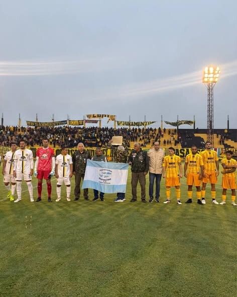 RECONOCIMIENTOS A JUAN ALESANDRONI Y A LOS HEROES DE MALVINAS EN EL CLUB MITRE