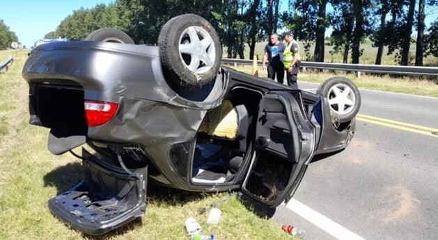 668273-t.jpg Chevrolet Corsa volcó en La Pampa: Accidente en Ruta 188