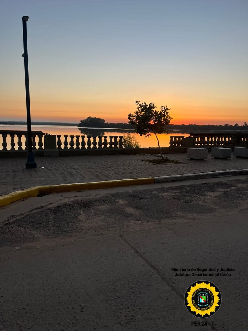 INTERVENCIÓN POLICIAL POR SINIESTRO VIAL Y POSTERIOR RETENCIÓN DE VEHÍCULO EN ZONA COSTANERA.