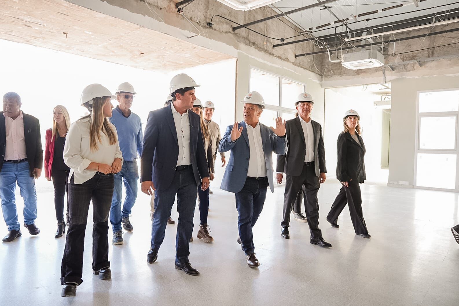 67620.jpg Orrego recorrió la obra del nuevo Hospital Aldo Cantoni que lleva un 87% de avance