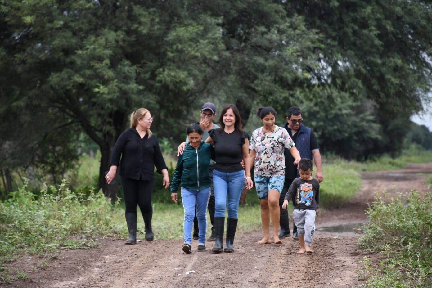 TRES ISLETAS: EL EQUIPO DE GOBIERNO CONTINÚA CERCA DE LAS FAMILIAS EN MOMENTOS DIFÍCILES