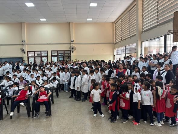 SE COMPLETÓ LA ENTREGA DE LOS KITS ESCOLARES EN ORÁN
