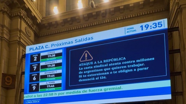 El Gobierno calificó como un «ataque a la República» el paro de la CGT