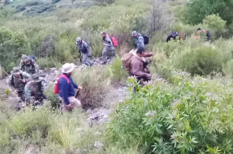 CON UN GRAN TRABAJO LOS RESCATISTAS ENCONTRARON AL HOMBRE EXTRAVIADO