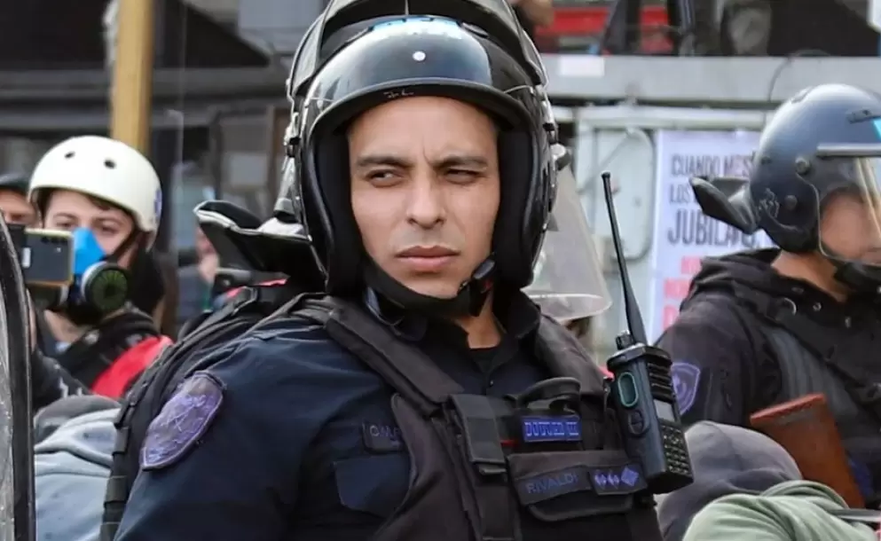681b8af6b95dd__993x610.webp CABA: Declaró como imputado un policía federal por la represión durante protesta de jubilados