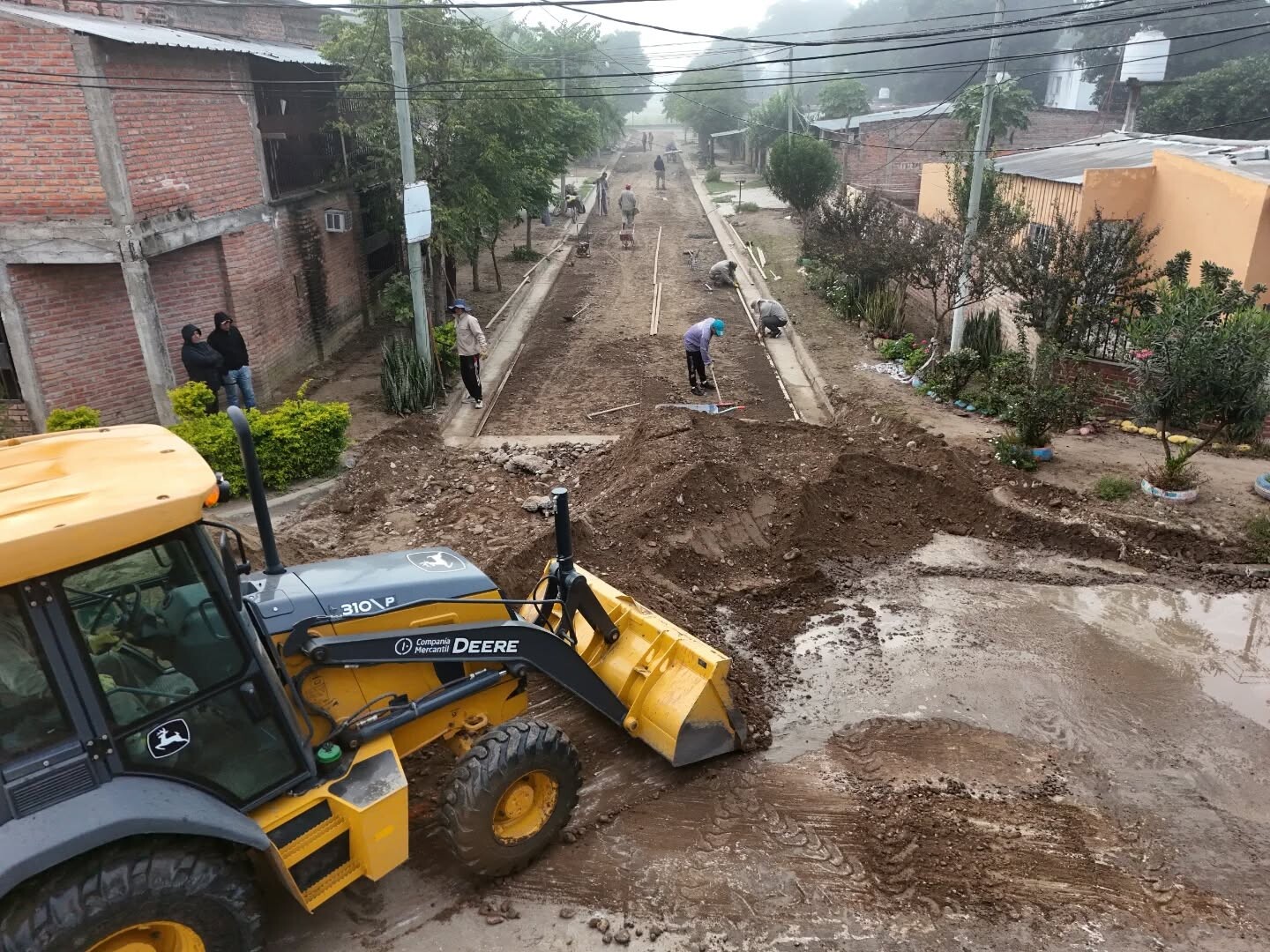 AVANZAN LAS OBRAS DE ADOQUINADO EN PASAJE LOS TARCOS EN ORAN