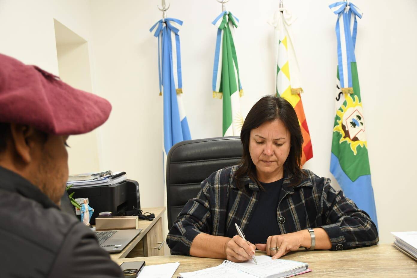 TRES ISLETAS: LA JEFA COMUNAL SIGUE ARTICULANDO CON LAS INSTITUCIONES DE LA COMUNIDAD