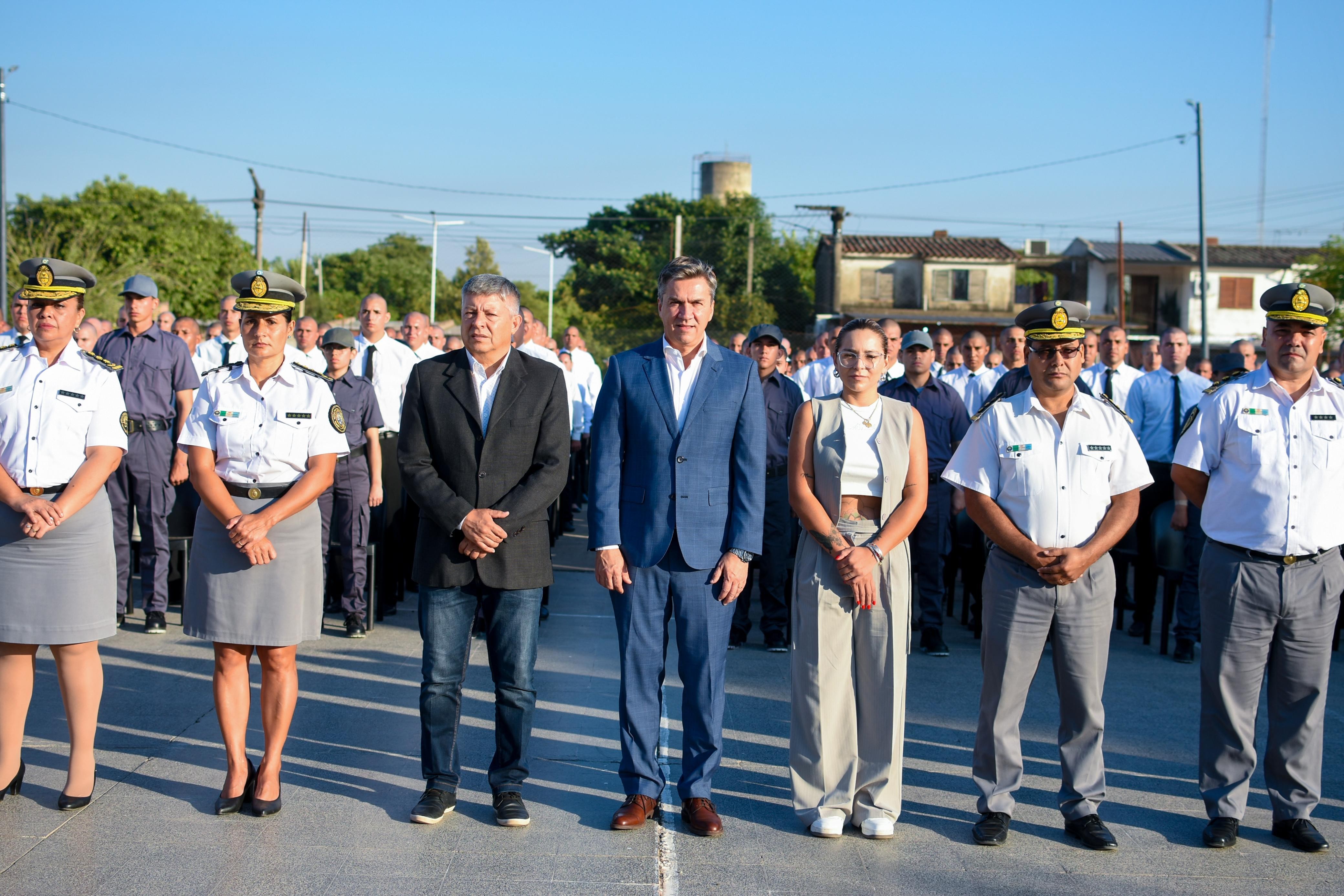 220 SUBADJUTORES  Y NUEVOS AGENTES PENITENCIARIOS: “VAMOS A CUIDAR A LOS CHAQUEÑOS DE BIEN”, ASEGURÓ EL GOBERNADOR ZDERO