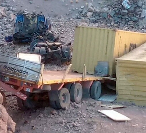 MENDOZA | Tragedia Ruta 7: desbarrancó un camión y murió el chofer