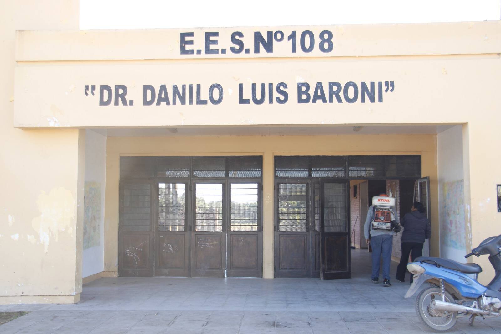TRES ISLETAS: CONTINUAMOS CON LA FUMIGACIÓN DE INSTITUCIONES EDUCATIVAS