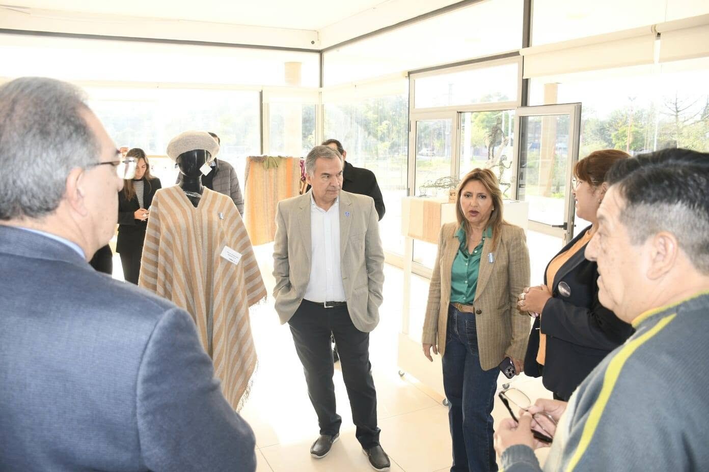La intendente Fuentes visitó el Mercado Artesanal Municipal del parque Norte La intendente Fuentes visitó el Mercado Artesanal Municipal del parque Norte