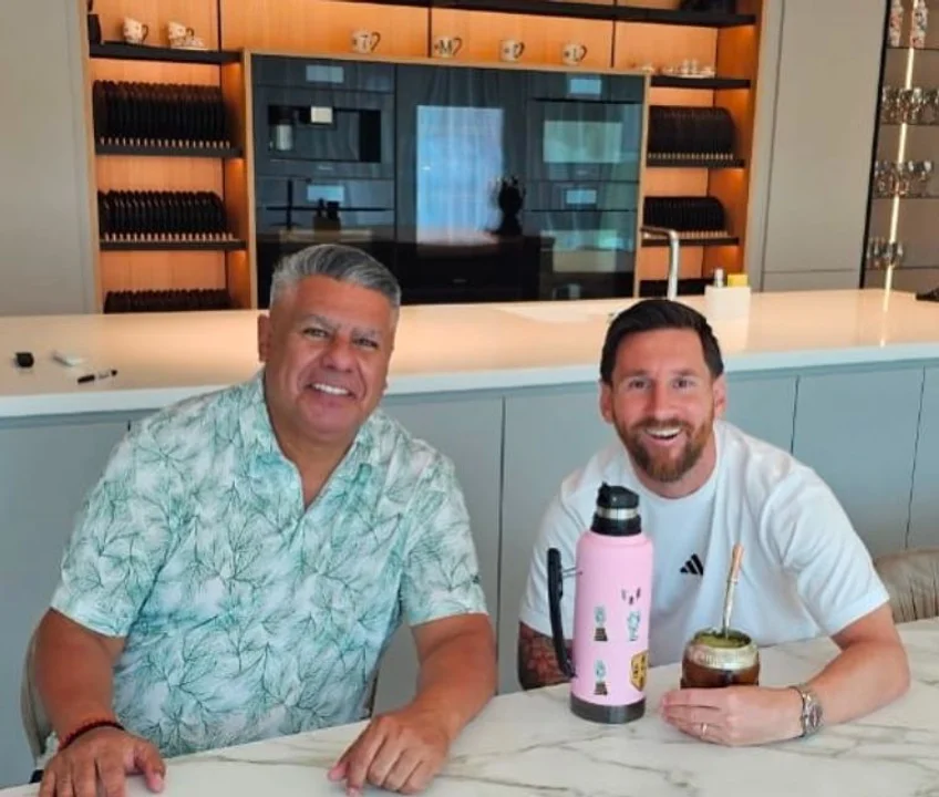 Lionel Messi y Claudio Tapia despidieron el 2024 a puro mate