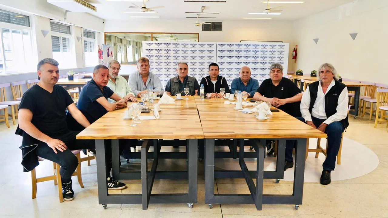 Sindicatos se reunieron en una Mesa Nacional del Transporte para enfrentar las políticas del Gobierno