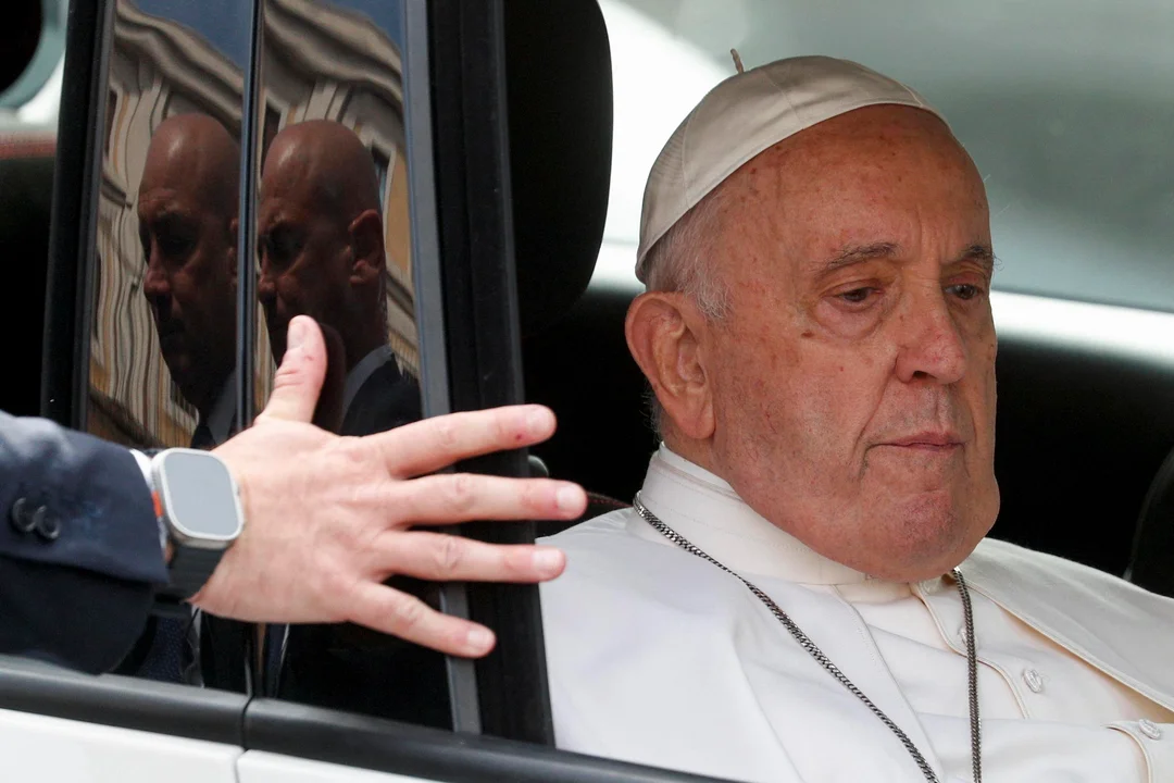 El papa Francisco sufrió un «empeoramiento repentino» y debió ser asistido con ventilación mecánica