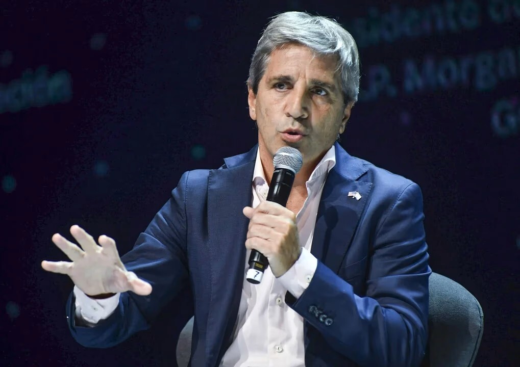 Caputo pidió que la Justicia actúe contra periodistas que “mienten” y abrió una nueva polémica con la prensa Caputo pidió que la Justicia actúe contra periodistas que “mienten” y abrió una nueva polémica con la prensa