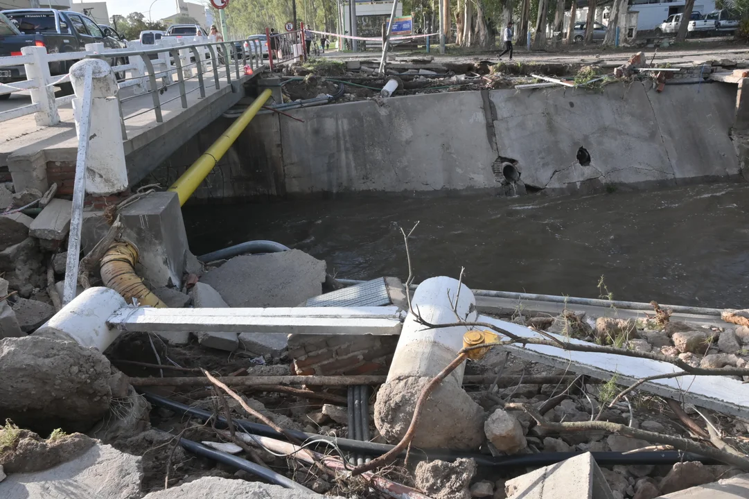Temporal en Bahía Blanca: al menos 16 muertos y sigue la búsqueda de desaparecidos