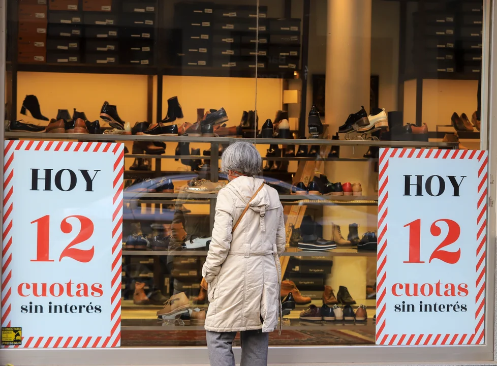 Las ventas minoristas volvieron a caer en junio pero terminaron el primer semestre con un alza del 9,1%