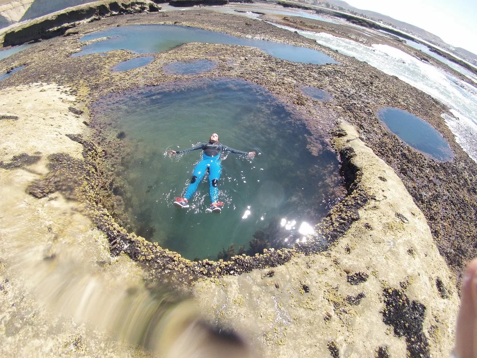 “Los Pozones”, el tesoro natural que aparece cuando baja la marea en Rada Tilly