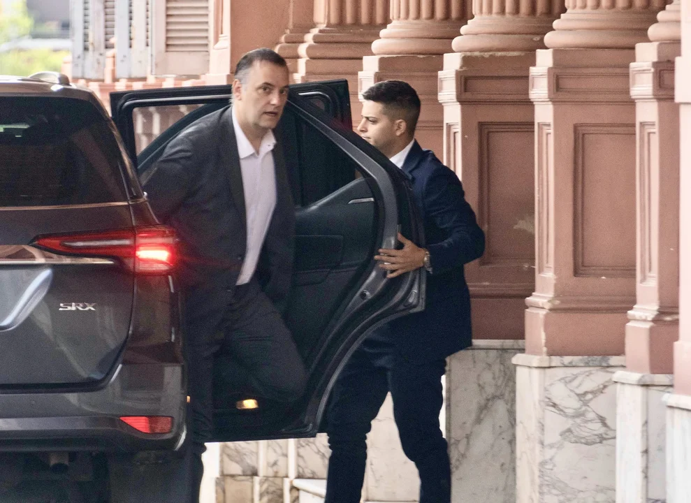 720.webp “Guardado” por el escándalo, Adorni reaparecerá el viernes junto con Milei