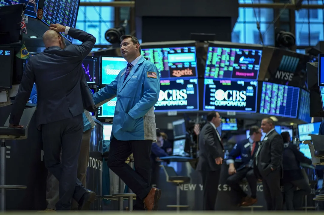 Caída en el precio de las acciones y suba del riesgo país a pesar del apoyo del FMI