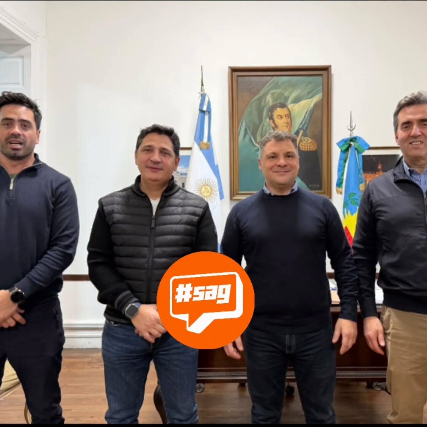 724103922_888578743560685_3662902650509680936_n.jpg Jefes comunales buscan regularizar linea de colectivos