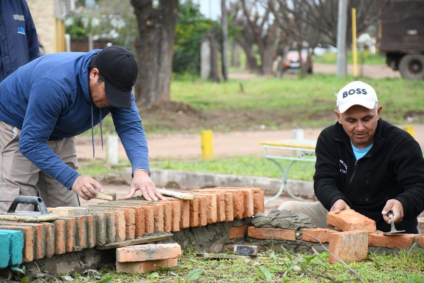 TRES ISLETAS: EL ÁREA DE SERVICIOS PÚBLICOS CONTINÚA CON MÁS TRABAJO Y SERVICIOS PARA LA COMUNIDAD