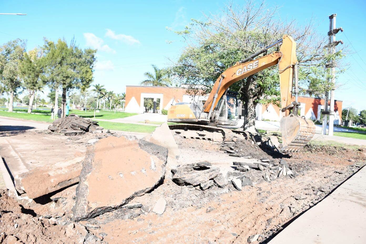 TRES ISLETAS: DIMOS INICIO A LA OBRA DE PAVIMENTO URBANO EN AVENIDA LOS AGRICULTORES