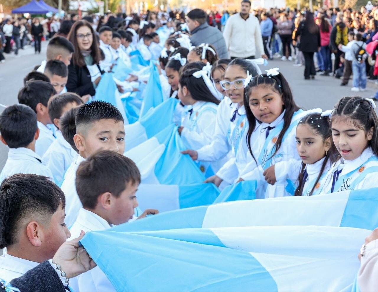 A 25 años de aquella hermosa propuesta educativa denominada “Junio, Mes de la Bandera”
