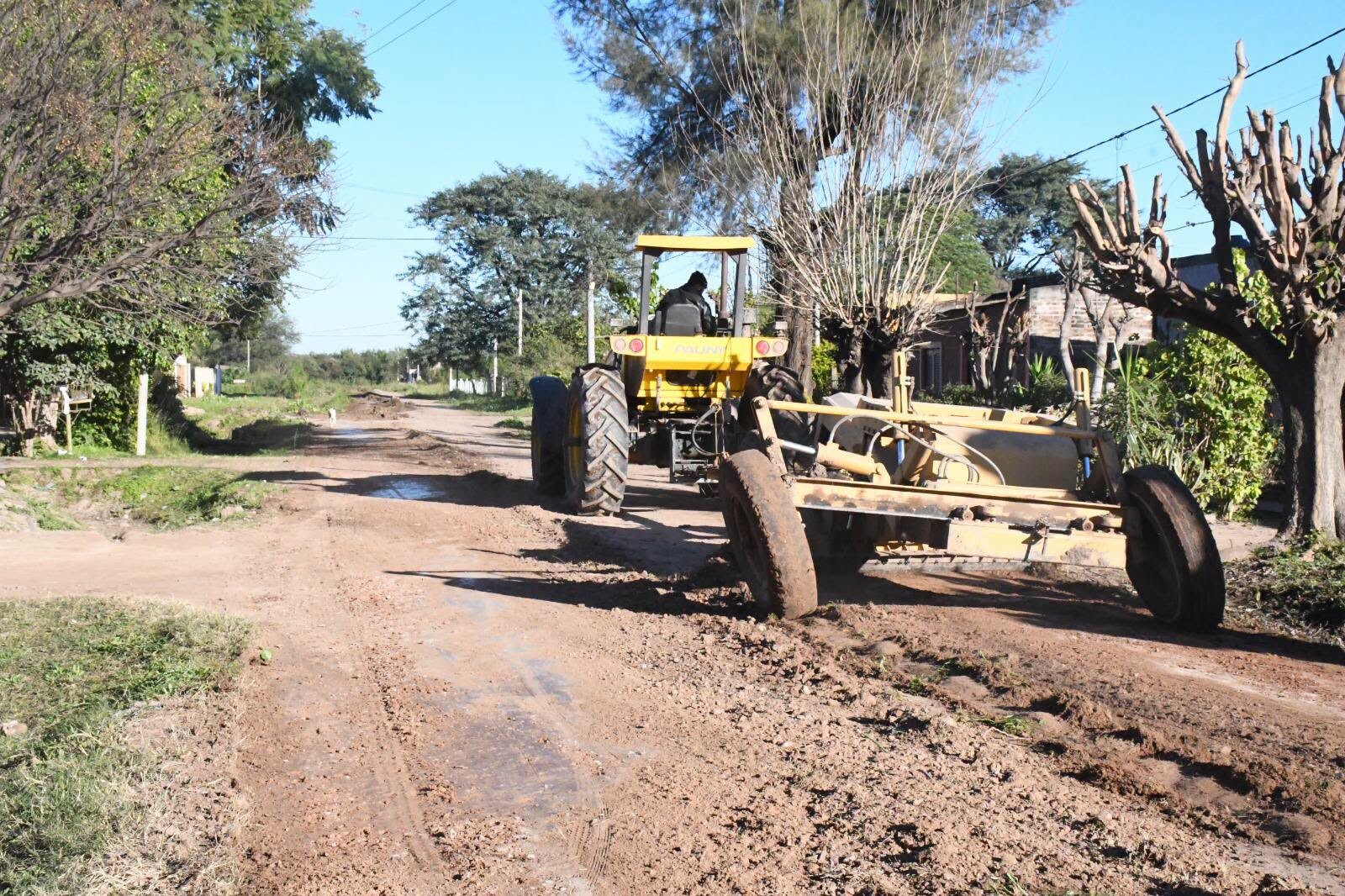 TRES ISLETAS: LOS EQUIPOS MUNICIPALES CERRARON LA SEMANA TRABAJANDO PARA CADA BARRIO