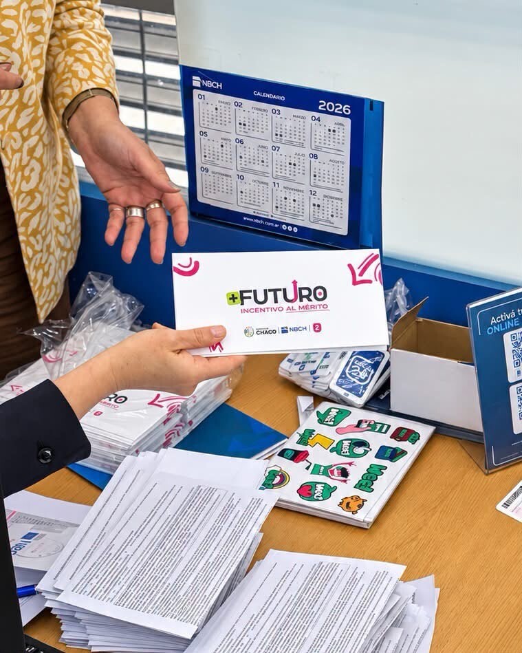 +FUTURO: ESTUDIANTES CHAQUEÑOS COMENZARON A RETIRAR SUS TARJETAS DE DÉBITO DE LA CUENTA WEE