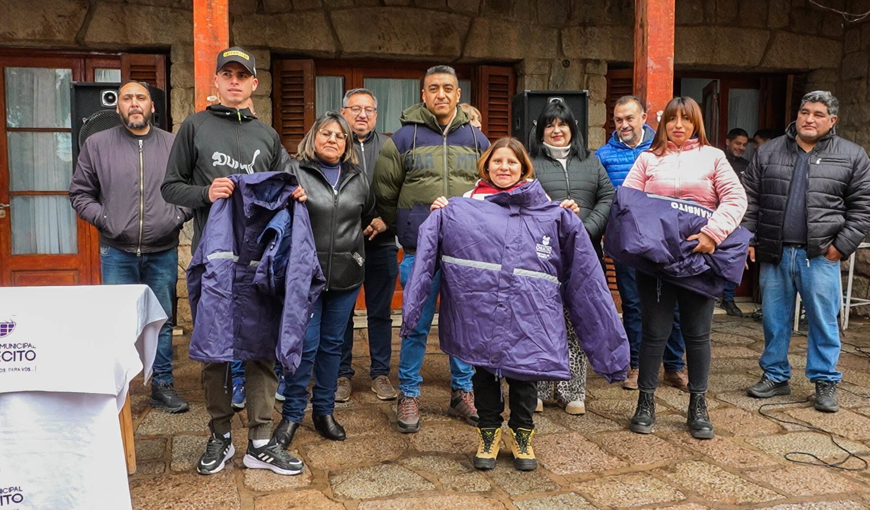 El Gobierno Municipal entregó indumentaria al personal de Tránsito