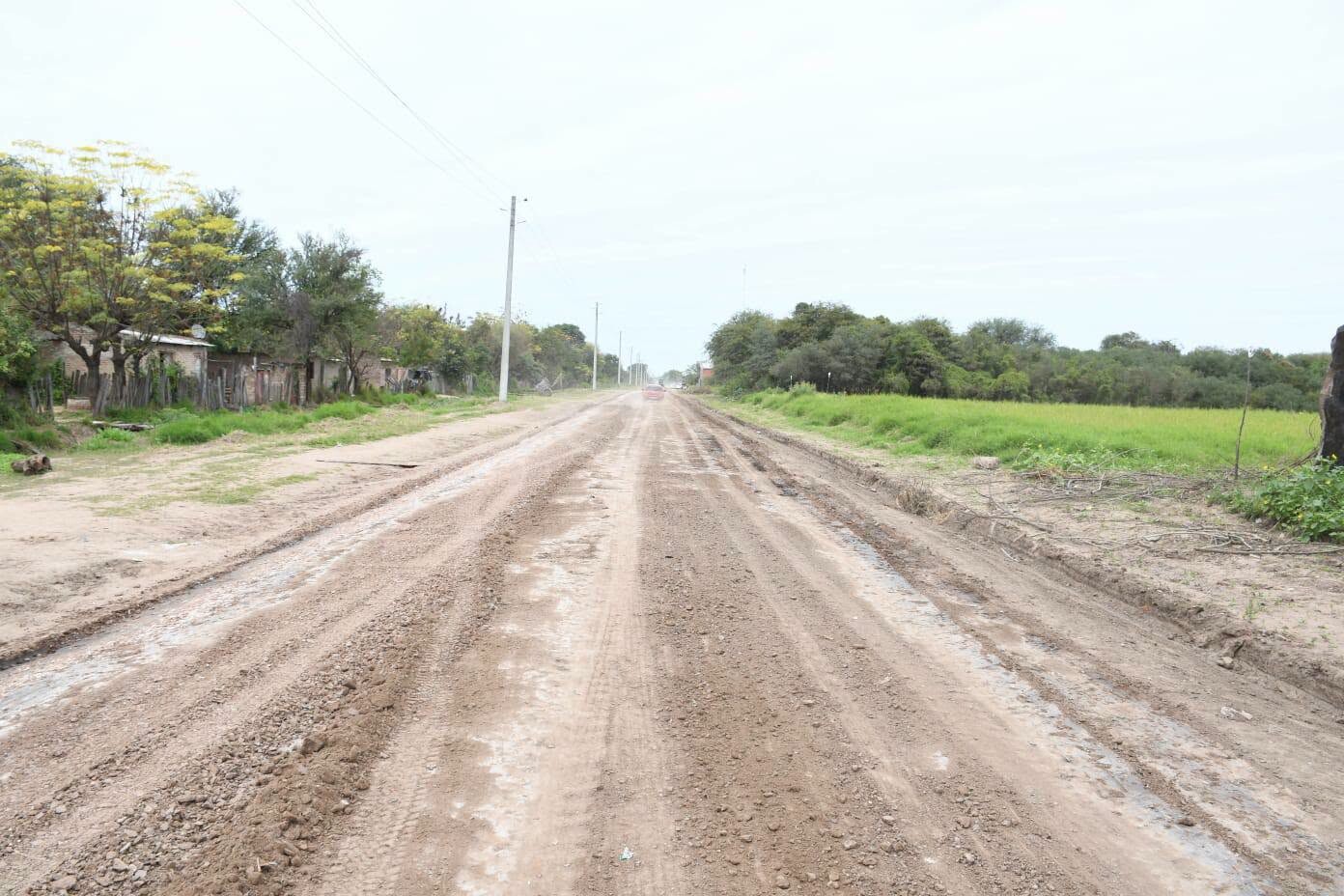 TRES ISLETAS: EL ÁREA DE OBRAS Y SERVICIOS PÚBLICOS DIO INICIO A LA OBRA DE RIPIO QUE CONECTA AL PARAJE EL 50