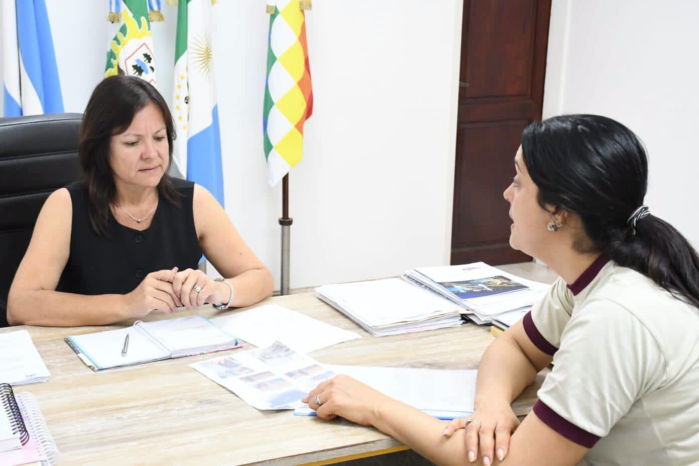TRES ISLETAS: LA JEFA COMUNAL SIGUE CON ACCIONES DE ARTICULACIÓN PARA FORTALECER NUESTRAS INSTITUCIONES