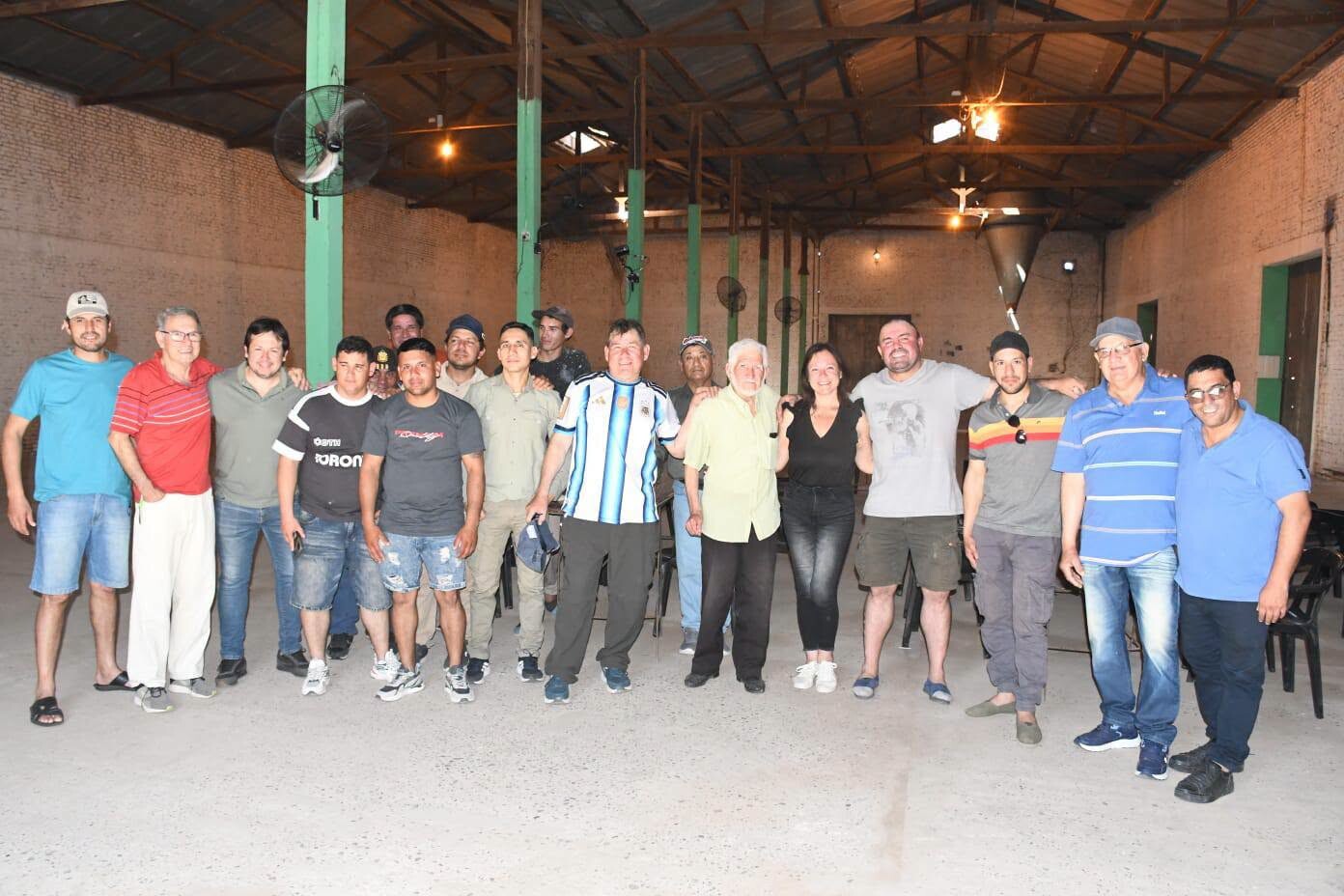 TRES ISLETAS: LA JEFA COMUNAL SALUDÓ A LOS ELECTRICISTAS EN EL MARCO DE SU DÍA