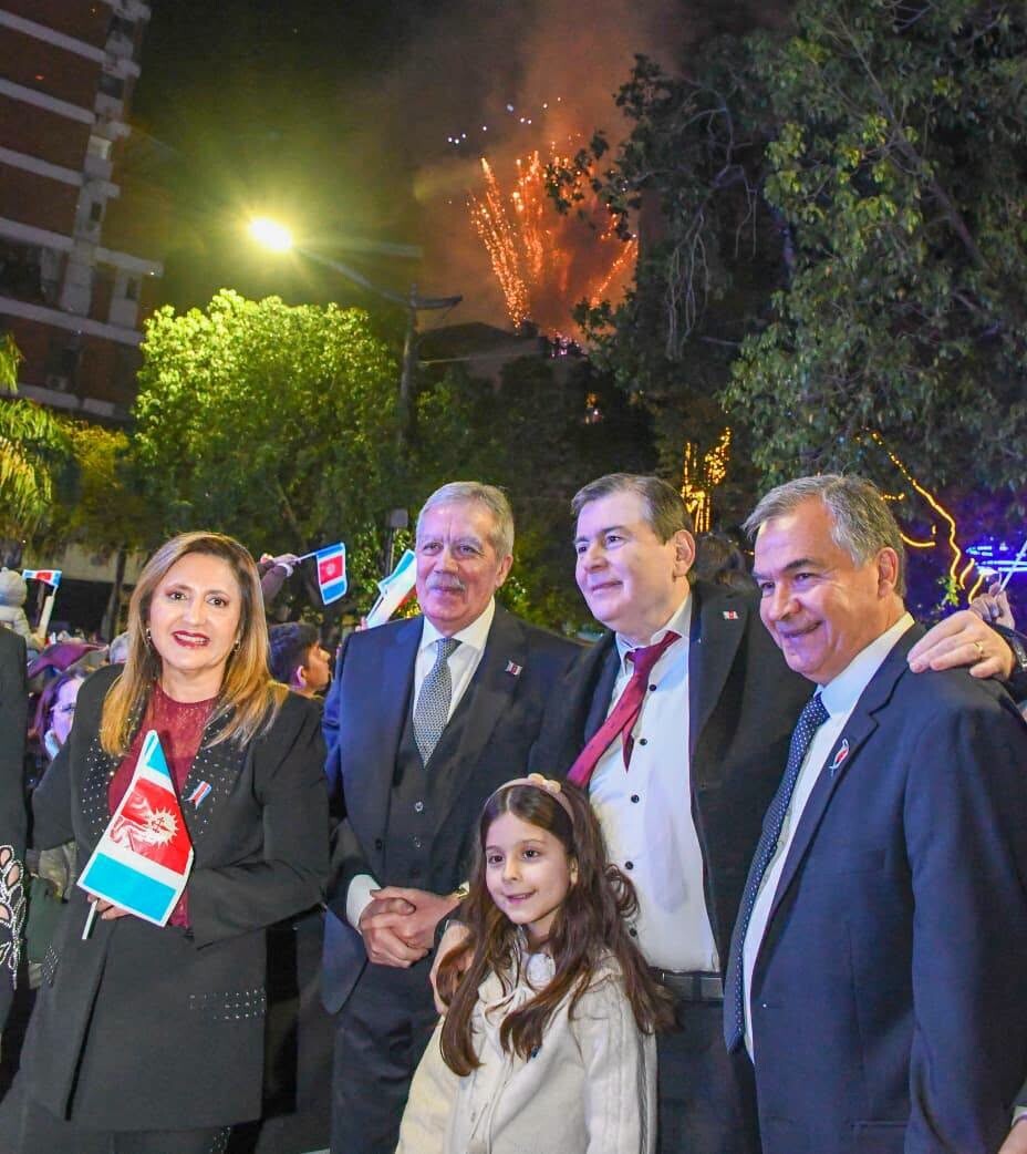 La intendente Fuentes y el Ing. Benavente destacaron la participación de los vecinos en los festejos por el 473 aniversario de la Madre de Ciudades La intendente Fuentes y el Ing. Benavente destacaron la participación de los vecinos en los festejos por el 473 aniversario de la Madre de Ciudades