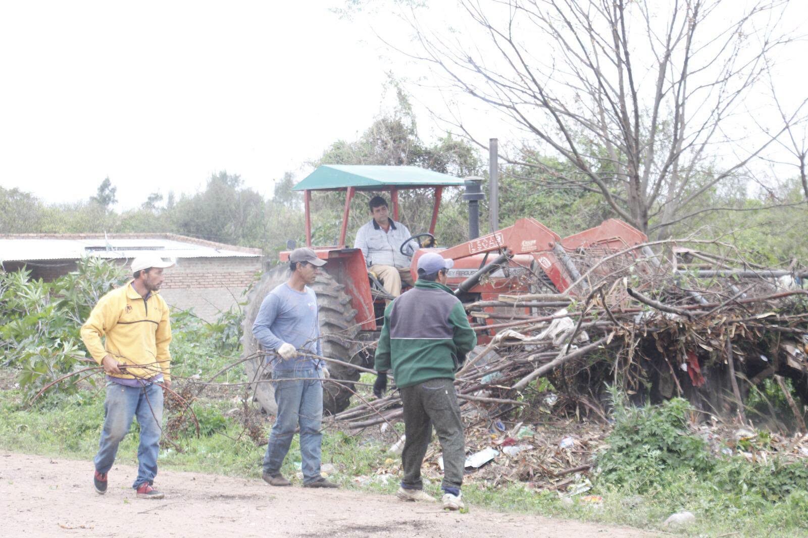 TRES ISLETAS: DESDE EL ÁREA DE SERVICIOS PÚBLICOS SE AVANZA CON LAS TAREAS DE LIMPIEZA URBANA