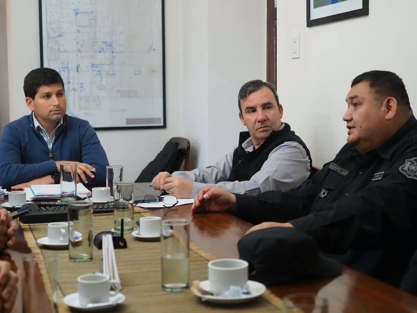 Intendente Baltasar Lara Gros y la Policía coordinan nuevas acciones para reforzar la seguridad en Orán
