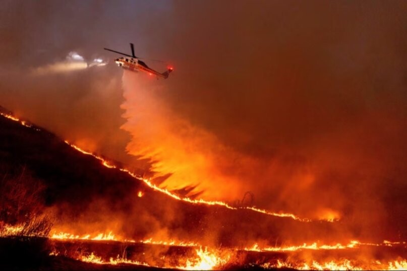 Incendios en California: Los Ángeles emitió nueva orden de evacuación mientras el fuego sigue su avance