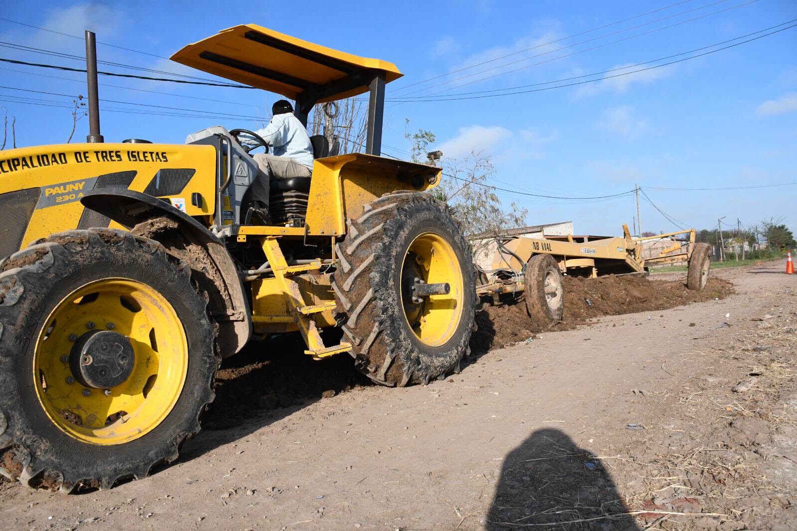 762432912_1683326723795795_6200603503468893160_n.jpg TRES ISLETAS: EL ÁREA DE OBRAS Y SERVICIOS PÚBLICOS INICIÓ LA SEMANA AL SERVICIO DE LA COMUNIDAD