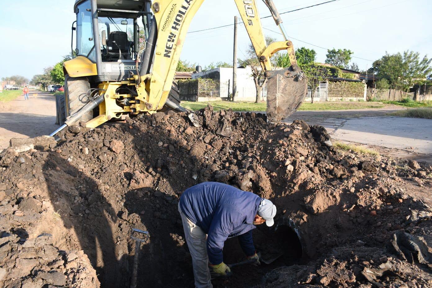 773379058_1354156743501287_3466189713236863514_n.jpg TRES ISLETAS: OBRAS Y SERVICIOS PÚBLICOS CONTINÚA CON LOS TRABAJOS DE MEJORAS EN EL DRENAJE Y ESCURRIMIENTO DEL AGUA