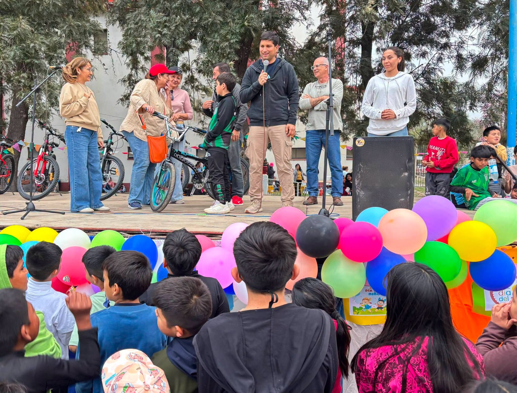 Oran festejo el dia del niño en el parque de la familia