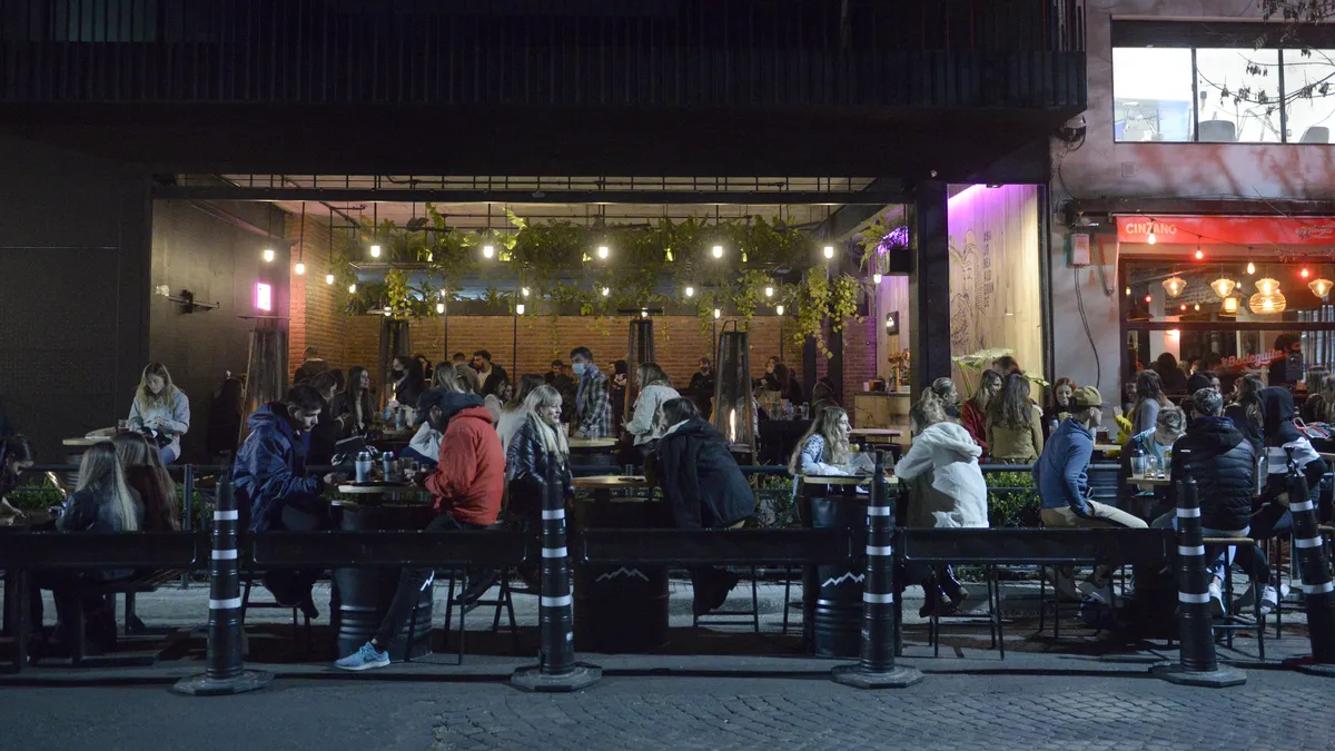 Juegos Suramericanos: crece el movimiento en bares y restaurantes y el sector espera un pico este fin de semana