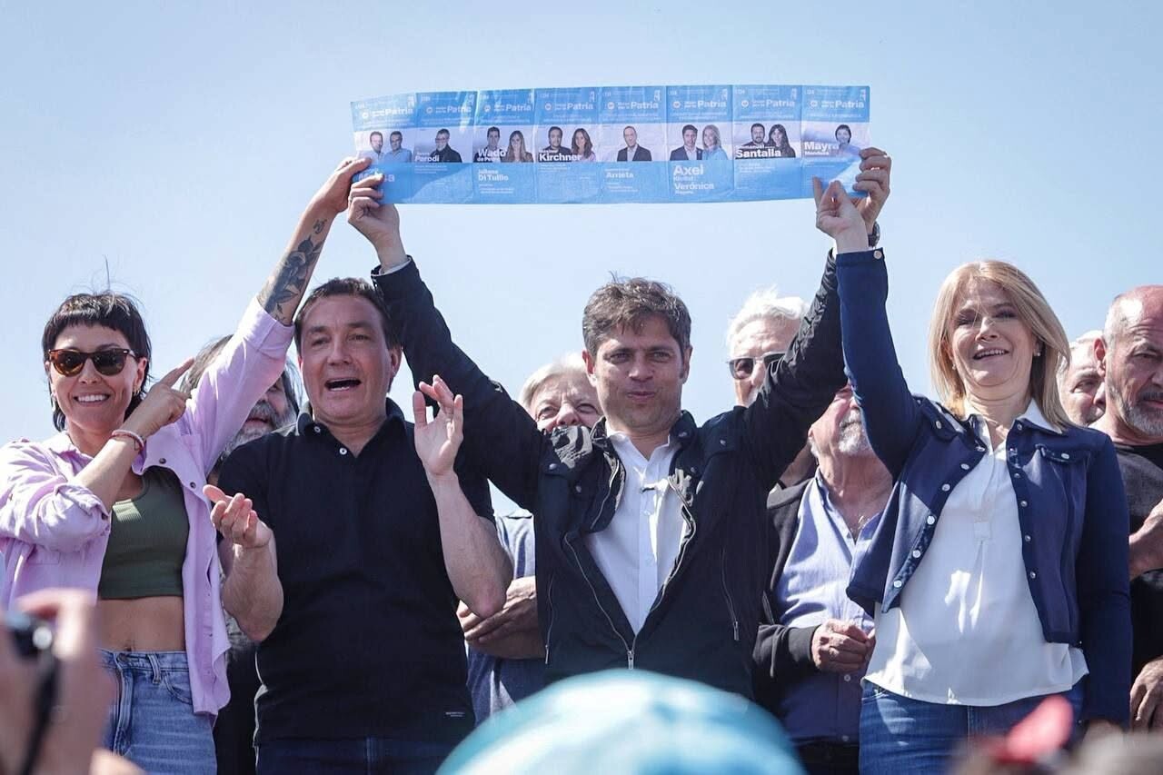 KICILLOF MUEVE EL TABLERO: QUIERE QUE LOS INTENDENTES PUEDAN QUEDARSE SIN LÍMITE DE MANDATOS