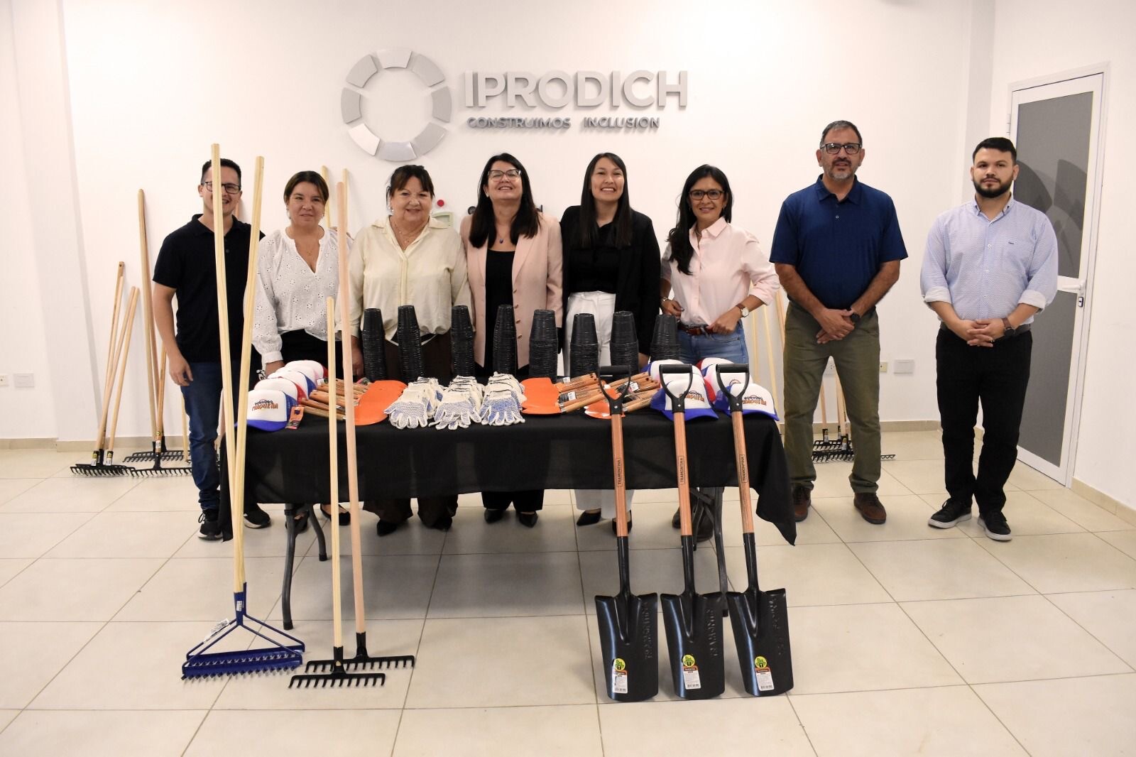 IPRODICH ENTREGÓ HERRAMIENTAS DE JARDINERÍA PARA FORTALECER LA FORMACIÓN LABORAL DE JÓVENES