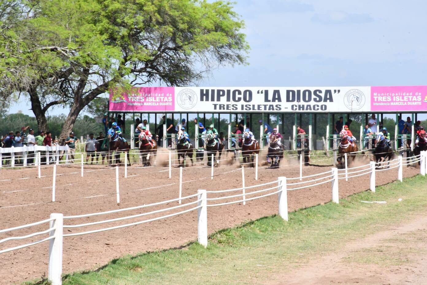 797795652_1383154894030989_6959829898640172088_n.jpg TRES ISLETAS: SE VIVIÓ UN GRAN FIN DE SEMANA CON LA MULTITUDINARIA COPA CHALLENGER 2026