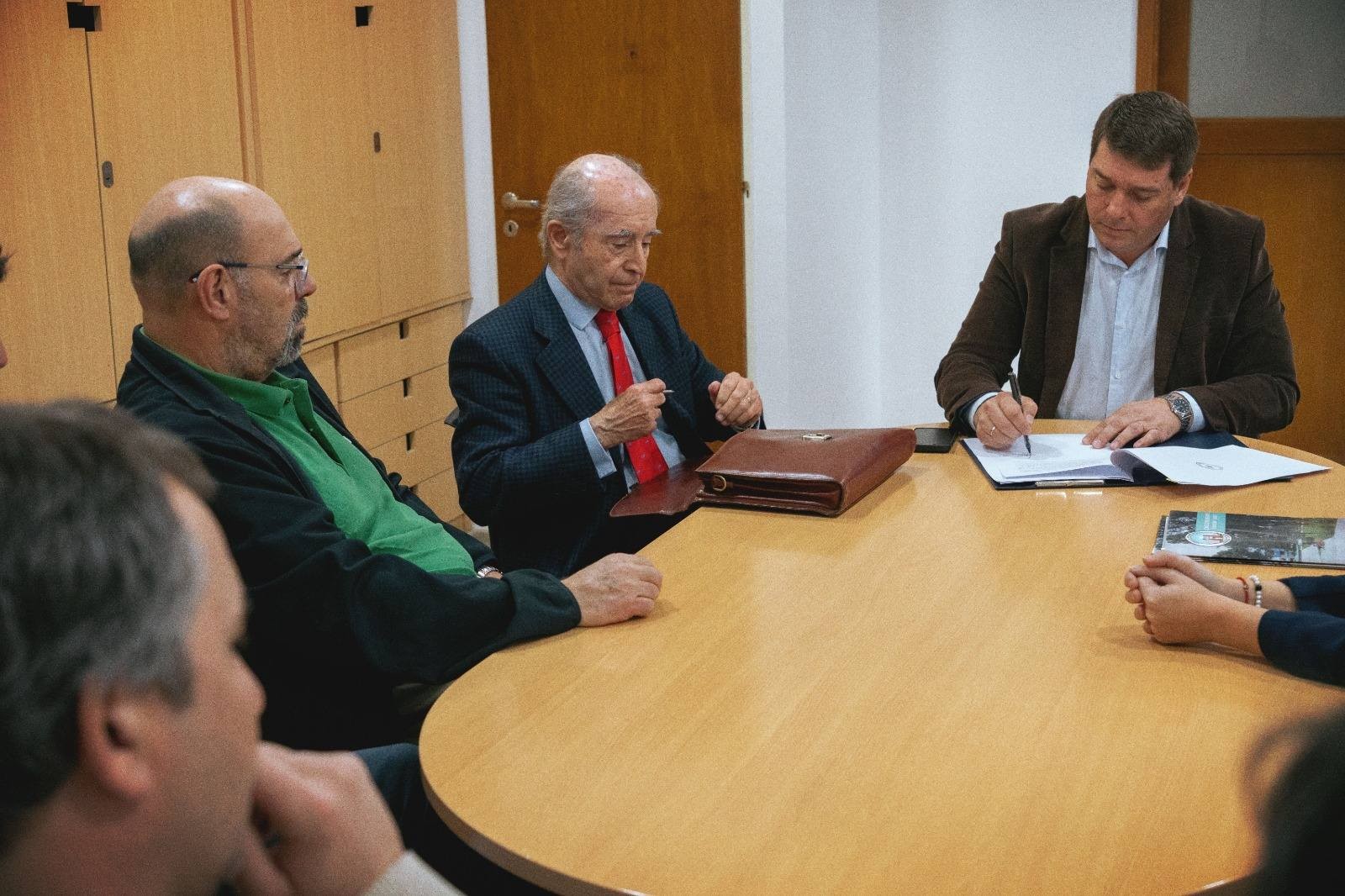 LA MUNICIPALIDAD DE RAWSON EVITÓ EMBARGOS POR MÁS DE .500 MILLONES GRACIAS A UN ACUERDO HISTÓRICO CON URVCH LA MUNICIPALIDAD DE RAWSON EVITÓ EMBARGOS POR MÁS DE .500 MILLONES GRACIAS A UN ACUERDO HISTÓRICO CON URVCH