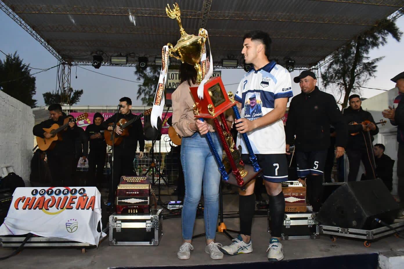 TRES ISLETAS | EL DEPORTE QUE NACE DE NUESTRAS RAÍCES CLUB AGRICULTORES: UNA FIESTA DEPORTIVA QUE REUNIÓ A LA COMUNIDAD